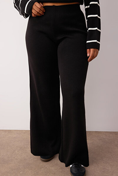 Trendyol Curve Set de tricotaje oversize/largi cu fermoar cu dungi negre TBBAW26CP00003