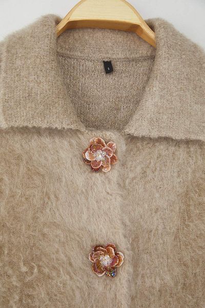 Trendyol Collection Mink Rose Button Detailed Boucle Yarn Wide Fit Knitwear Cardigan Twoaw26Hi00109