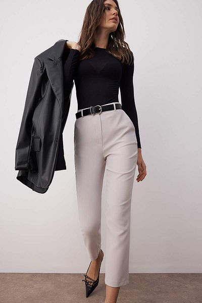 Trendyol Collection Spodnie z tkaniny tkanej w kolorze szarym Basic Cigarette Twoss19St0038
