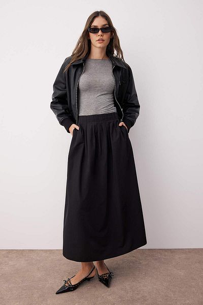 Trendyol Modest Black Unlined Plain Woven Hijab Skirt with Pleat Detail at the Waist Tctaw26Ee00002