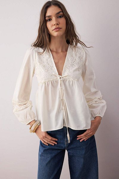 Trendyol Collection Ecru Lace Laced V-Neck Woven Blouse Twoaw26Bz00053