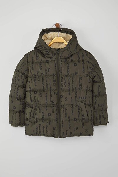 TRENDYOLKIDS Khaki chlapecké geometrické potištěné kabáty s kapucí TKDAW26MO00010