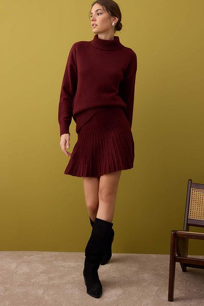 Trendyol Collection Set de îmbrăcăminte din tricotaj cu fustă pulover cu gât țesut moale burgundă - set de jos TWOAW26AU00023