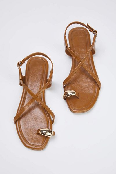 TRENDYOL SHOES Γυναικεία σανδάλια Caramel Brown με λεπτομέρεια αξεσουάρ TAKSS25SD00067