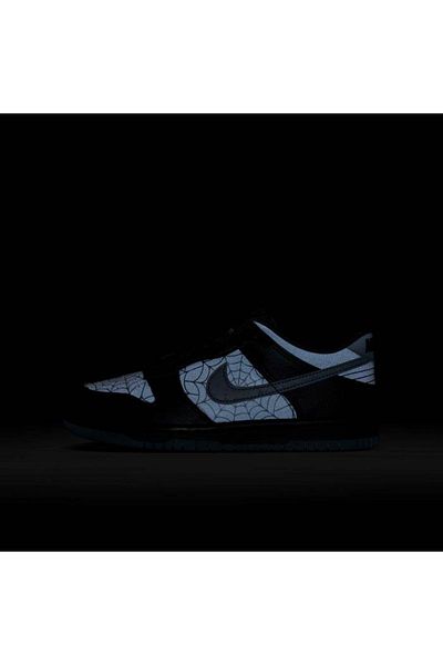 Nike Dunk Low „Simbiotul Negru”