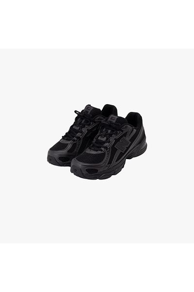 New Balance 740 „Triplu negru”