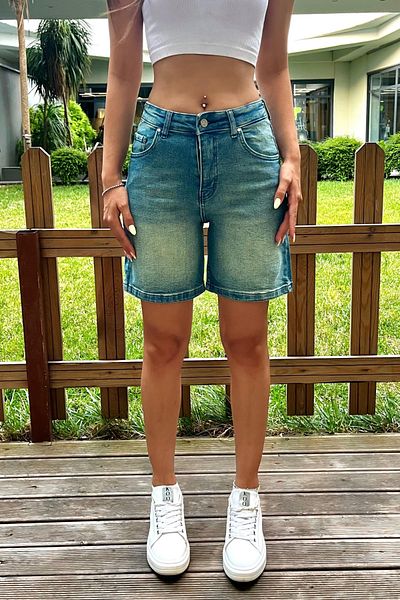 BİKELİFE Pantaloni scurți din denim cu talie înaltă pentru femei Snow Wash Faded Effect