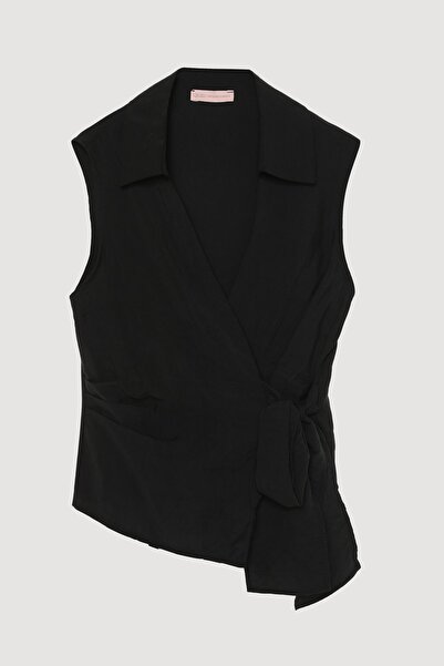 Quzu Kruvaze Yaka Bağlamalı Kolsuz Bluz Siyah