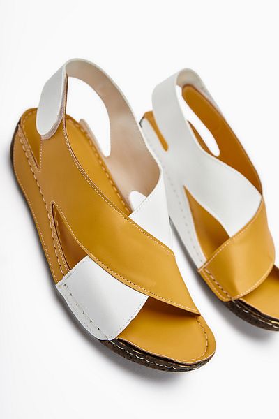 Limoya Sandale confortabile pentru femei Margit Mustard Cross Strap