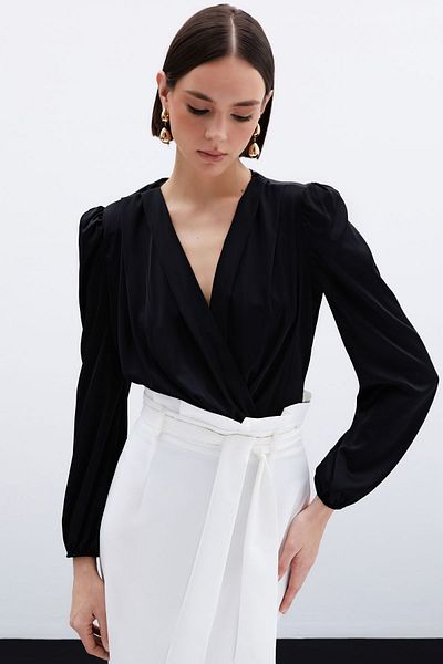 Sateen Bluză body din satin cu două piepte - neagră