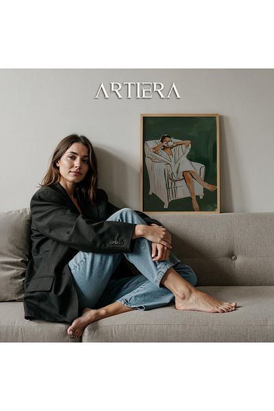 HİGUERA Portret de femeie abstractă într-o scaun cu dungi verde și alb Pictură murală modernă cu cadru din lemn