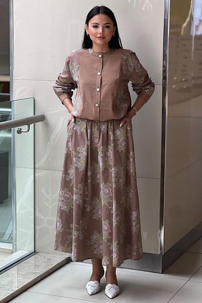 Ghisa Colorful Floral Pattern Embroidered Skirt Suit