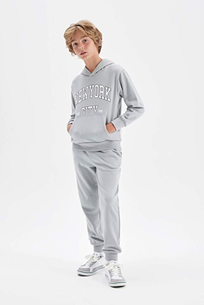 DeFacto Erkek Çocuk 2'li Takım Kapüşonlu Kanguru Cepli Baskılı Sweatshirt Jogger Eşofman Altı C8319A824AU