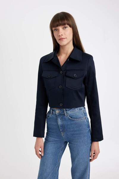 DeFacto Crop Gömlek Yaka Düğmeli Cep Detaylı Blazer Ceket D4276AX24AU