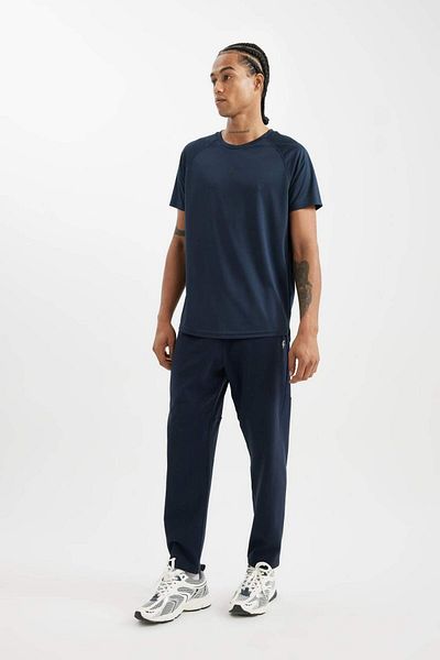 DeFacto DeFactoFit Slim Fit Slim Fit Rundhalsausschnitt Bedrucktes Sport-Kurzarm-T-Shirt V2887AZ24AU