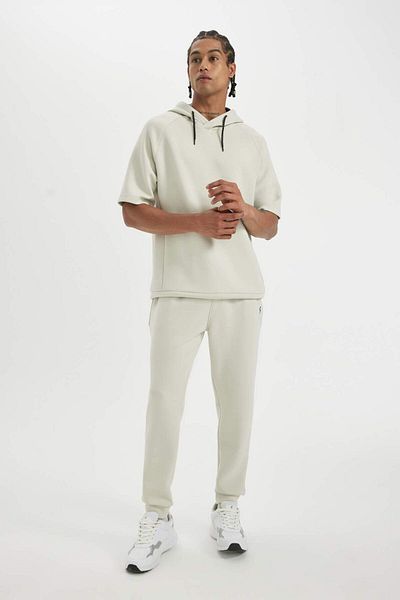 DeFacto Fit Standard Fit športové tričko s kapucňou a krátkym rukávom Skuba Diver Fabric C9496ax24au