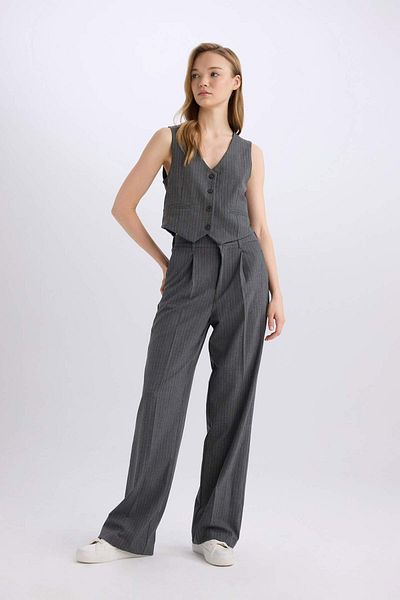 DeFacto Regular Fit Blazer Weste Crop Basic Einfarbig Mit Knöpfen Z8526AZ24AU