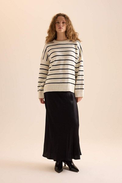DeFacto Langer/Maxi-Satinrock in A-Linie mit normaler Taille D6930axns