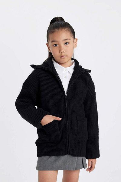 DeFacto Strickwaren für Mädchen, Basic, einfarbig, Stehkragen, Reißverschlusstasche, schwarze Schuljacke C6924a824au