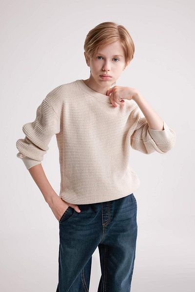 DeFacto Boy's Crew Neck Basic Plain Knitwear Sweater C2270A824Wn