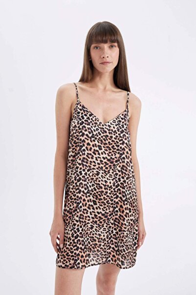 DeFacto Leopar Desenli V Yaka Saten Askılı Gecelik-Fall in Love D4407AX24HS