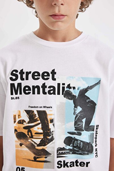 DeFacto Boys' 2-Piece Set Crew Neck Printed Short-Sleeved T-Shirt Shorts D3929A824Hs