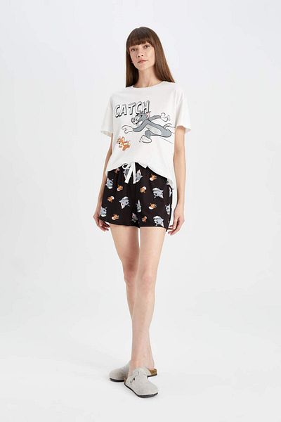 DeFacto Tom & Jerry Regular Fit Short Sleeve Shorts Pajama Set -Fall in Love D4500Ax24Hs