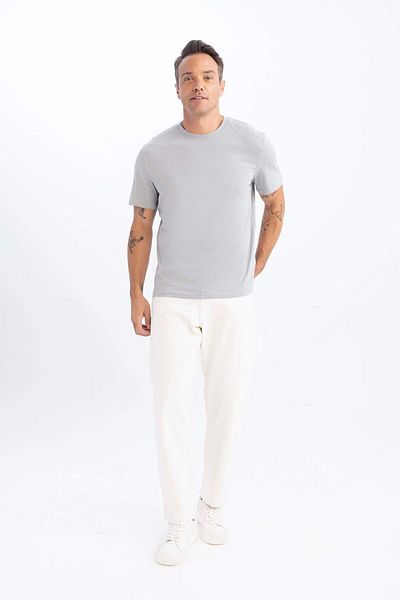 DeFacto 100 % Baumwolle, neues Basic-T-Shirt mit normaler Passform und Rundhalsausschnitt, einfarbig, kurzärmelig, V7699AZ25SP