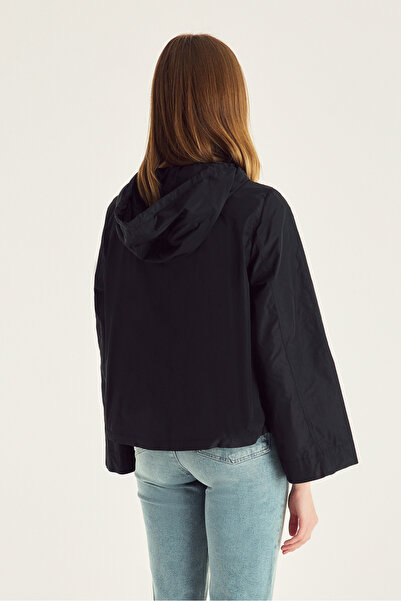 Naramaxx Truvakar Kol Kısa Yağmurluk