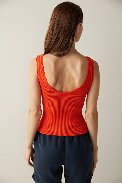 Penti Kırmızı Kenar Detaylı Triko Üst