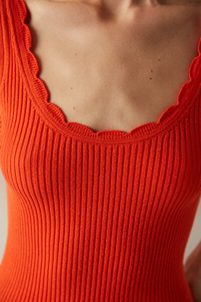 Penti Kırmızı Kenar Detaylı Triko Üst