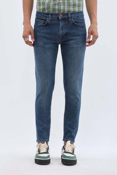 DNM UNITED Boyfriend Slim Fit Jeans - Mid-Wash Blue