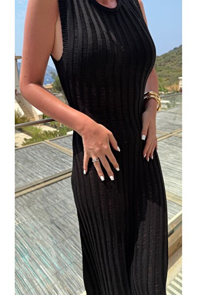 Julidress Μαύρο καλοκαιρινό φόρεμα με ανοιχτόχρωμο μάξι μήκους με λαιμόκοψη