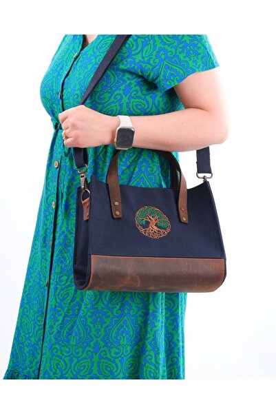 Wings Of Simurg Сумка з вишивкою «Дерево життя» з натуральної шкіри та канвасу (синя-маленька)