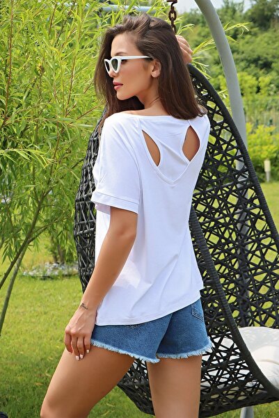 TRQOM Біла S - Короткий рукав з деталями на комірі та спинці