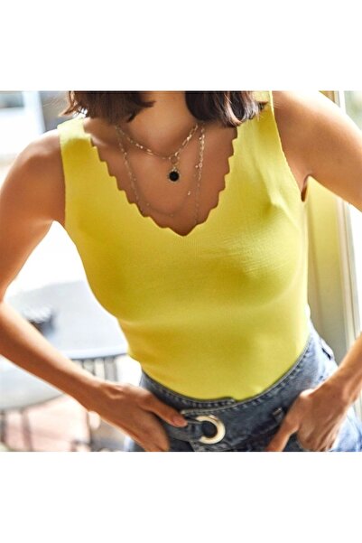 Selence Kadın merdiven yaka askılı triko sarı
