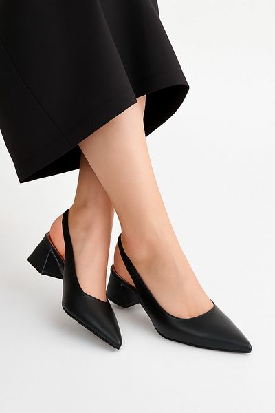 BESKAR Morji Black Skin Heeled Shoes