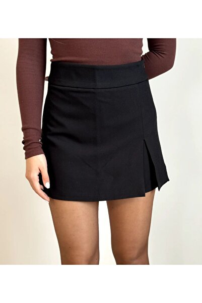 KAROL gizli yırtmaçlı gabardin kumaş astarlı siyah mini şort etek