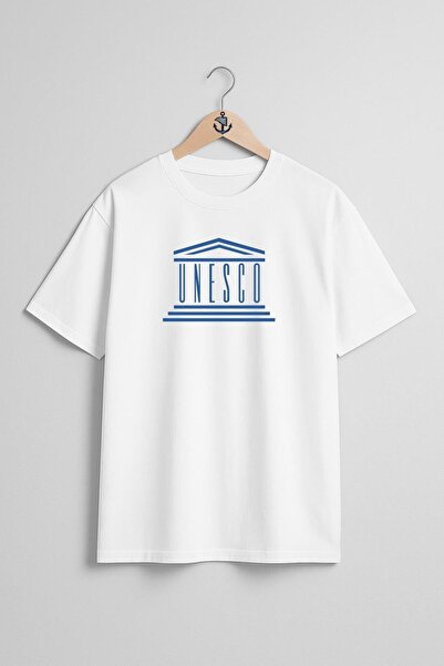 Bahriyeli Collection تي شيرت للجنسين بتصميم صدر كبير الحجم من التراث العالمي ...