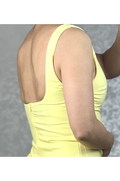 Misscix Krep Kumaş Fırfırlı Mini Elbise – Şıklığın Yeni Tanımı