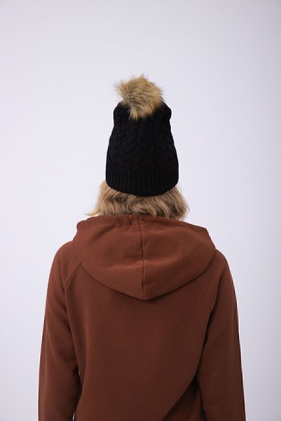 Nordbron Black Beret Fur - Soft and Colorful Winter Deely with Logo Detail