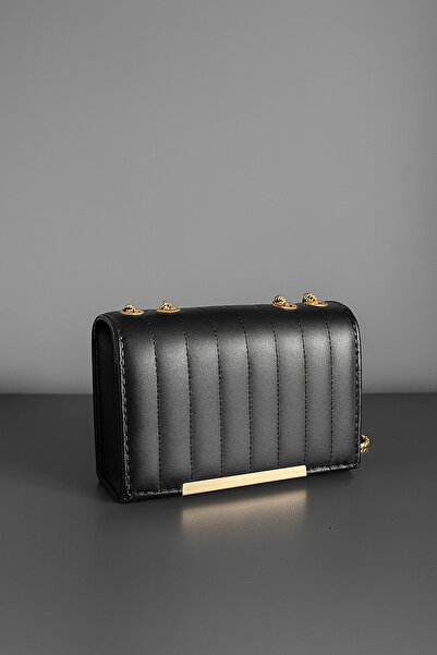 Nova Quilted Bag with Black Chain Strap