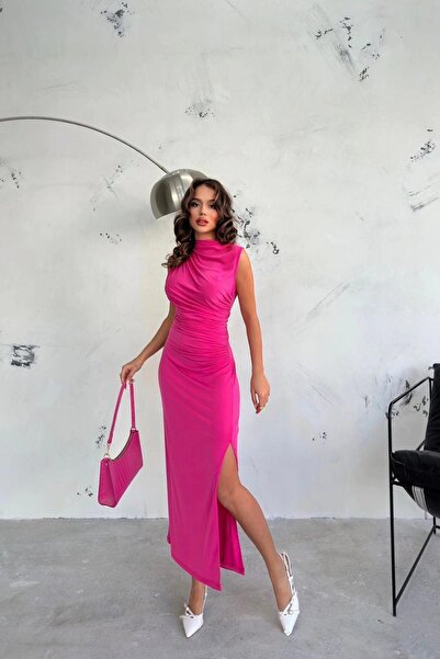 MOZENA Pembe Omuz ve Bel Kısmı Drapeli Sıfır Kol Yırtmaç Detaylı Sandy Elbise