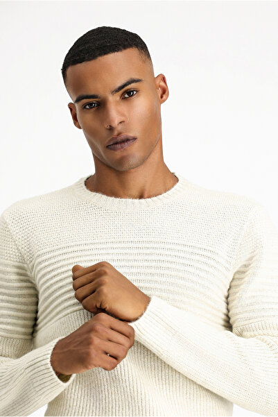 Kiğılı Πλεκτό πουλόβερ με κανονική εφαρμογή με λαιμόκοψη