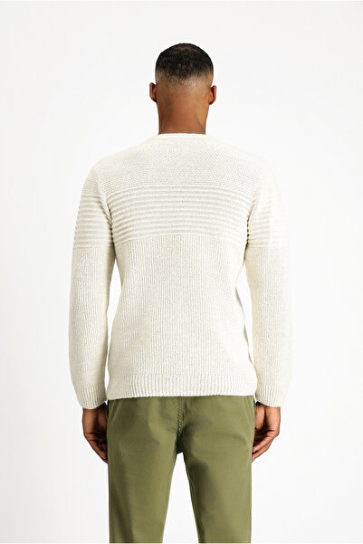 Kiğılı Πλεκτό πουλόβερ με κανονική εφαρμογή με λαιμόκοψη