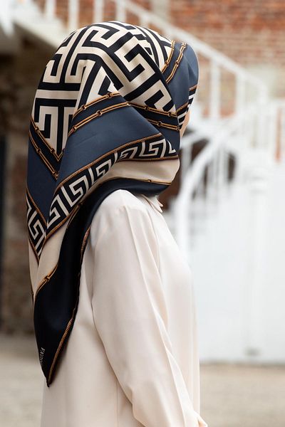 Vissona Navy Blue Indigo Color 100% Twill Silk - Labyrinth and Geometric Pattern, 90X90 Scarf : Hand