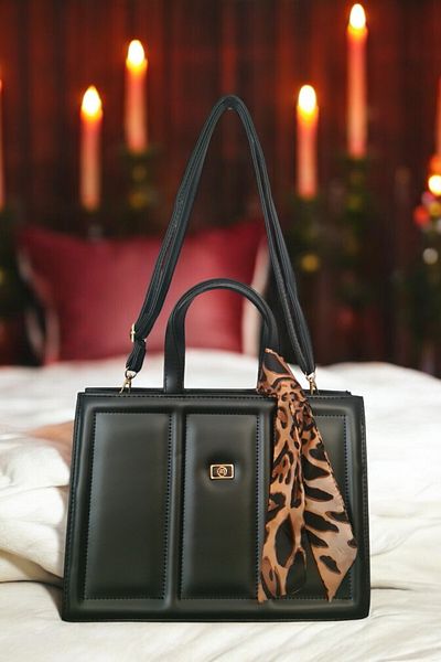 Classbag Geantă de umăr de mână cu design elegant și modern, cu detaliu de eșarfă neagră pentru femei