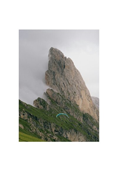 OEM Tablou Canvas, 'Intalnirea vantului cu muntele abrupt', Munte, Nor, Varf, Parapanta, Verde, Roca, Ce