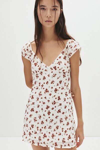 Pull & Bear Dokulu çiçekli kısa elbise