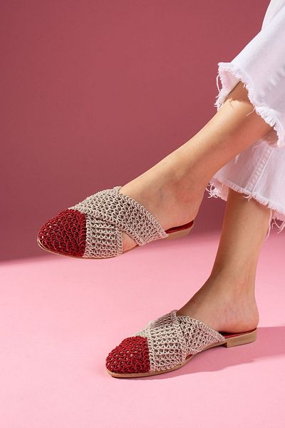 FUGA MODA شبشب تريكو منسوج بتفاصيل متقاطعة من الأمام بلونين من Simpa Red Mink